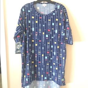 💥SOLD💥NWOT LuLaRoe Small Irma Shirt